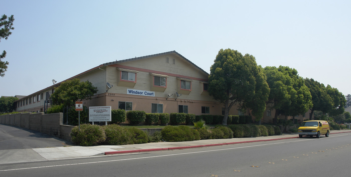 Windsor Court Apartments in Antioch, CA - Building Photo