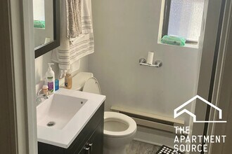 3345 N Marshfield Ave, Unit 201 in Chicago, IL - Foto de edificio - Building Photo