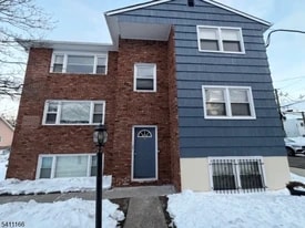 275 Rhode Island Ave, Unit 2nd Unit in East Orange, NJ - Building Photo