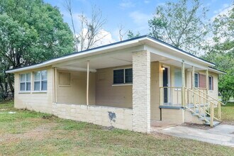 7244 Rhode Island Dr E in Jacksonville, FL - Building Photo - Building Photo