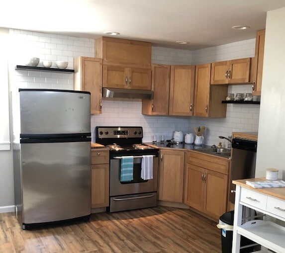 2226 Rainier Ave, Unit Cottage in Everett, WA - Foto de edificio - Building Photo