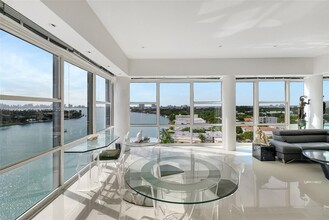 900 Bay Dr in Miami Beach, FL - Building Photo - Building Photo