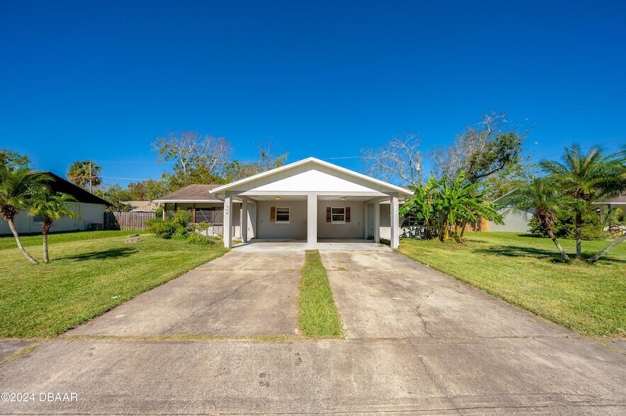 906 Boulder Dr in South Daytona, FL - Building Photo