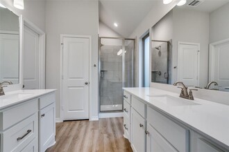 509 Los Olives Ln in Liberty Hill, TX - Foto de edificio - Building Photo