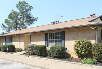 Longview Square in Longview, TX - Building Photo - Building Photo