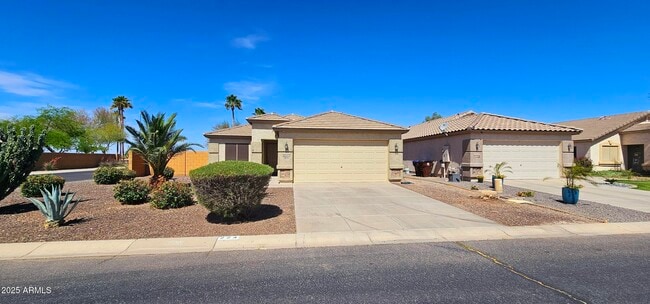 property at 224 S Cactus St