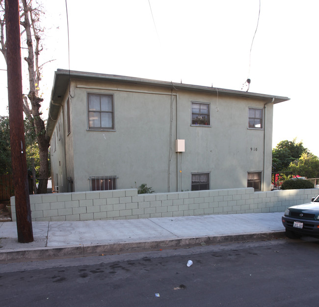 908-910 E Edgeware Rd in Los Angeles, CA - Building Photo - Building Photo