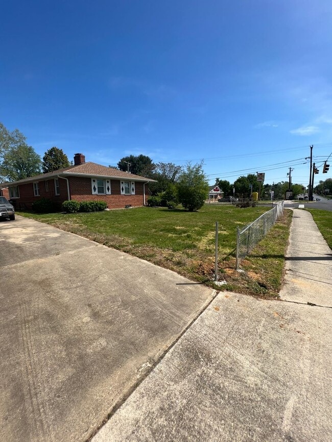 6400 Adak St in Capitol Heights, MD - Building Photo - Building Photo