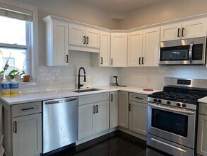 33 Wabon St in Boston, MA - Building Photo - Building Photo