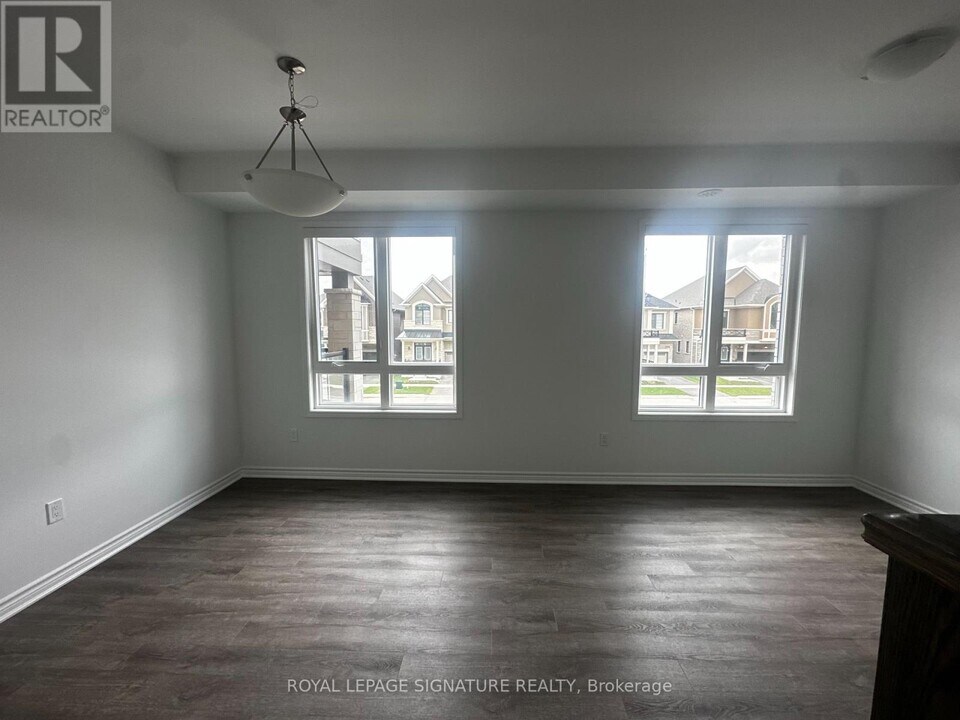 1259 Lily Cres in Milton, ON - Building Photo