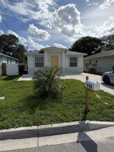 416 NE 12th Ave in Boynton Beach, FL - Building Photo - Building Photo