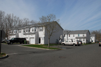 The Esplanade at Ocean Pointe in Bayville, NJ - Building Photo - Building Photo