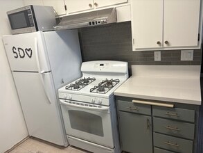 4855 Cole St in San Diego, CA - Foto de edificio - Building Photo