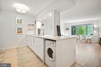 2141 Wisconsin Ave NW in Washington, DC - Building Photo - Building Photo