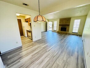 12213 Dundee Dr in Austin, TX - Building Photo - Building Photo