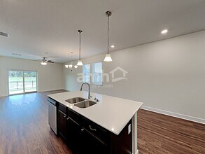 1004 Walden Woods Dr in Plant City, FL - Building Photo - Building Photo