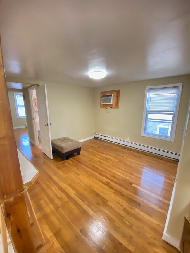 61 Howard St Apartments and Nearby Cambridge Apartments For Rent