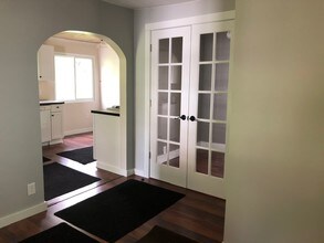 662 Lamberton St NE, Unit 1 in Grand Rapids, MI - Foto de edificio - Building Photo