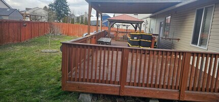 21816 43rd Avenue Ct E in Spanaway, WA - Foto de edificio - Building Photo