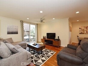 533 Rockefeller in Irvine, CA - Building Photo - Building Photo