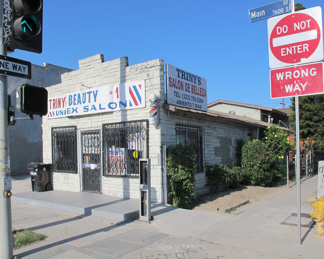 7601 S Main St in Los Angeles, CA - Building Photo - Building Photo