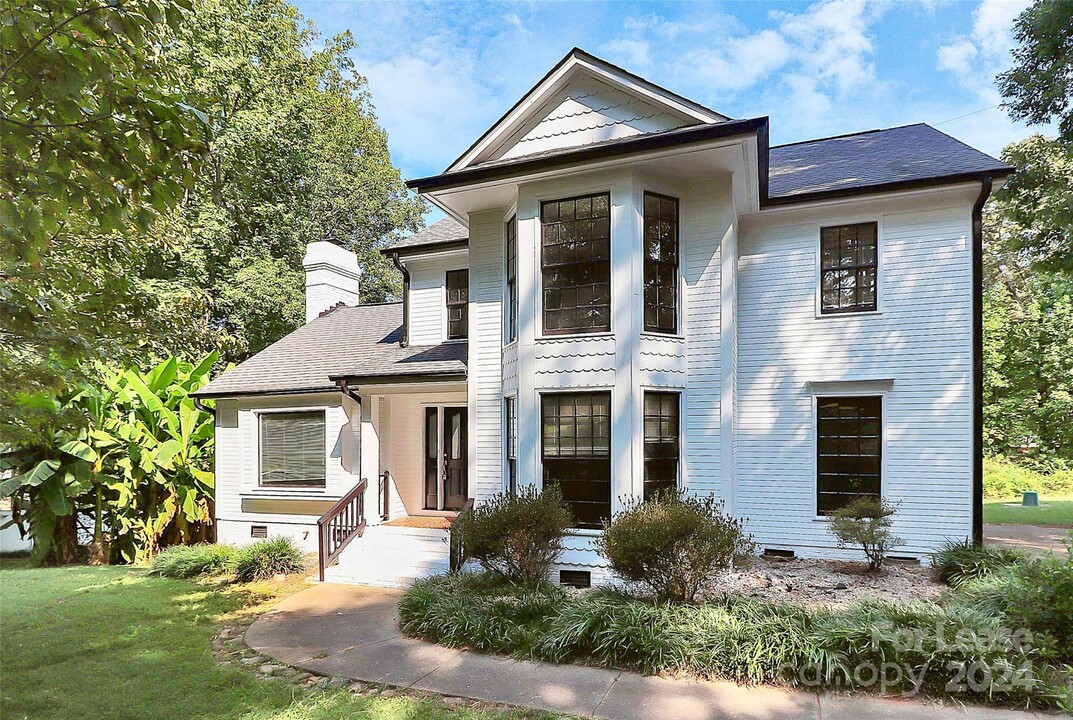 14301 Hackamore Dr in Matthews, NC - Building Photo