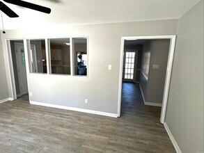 21 Lakeside Dr in Little Rock, AR - Building Photo - Building Photo