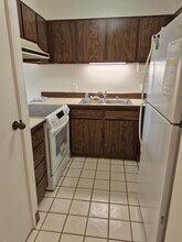 3138 Waialae Ave, Unit 1012 in Honolulu, HI - Foto de edificio - Building Photo