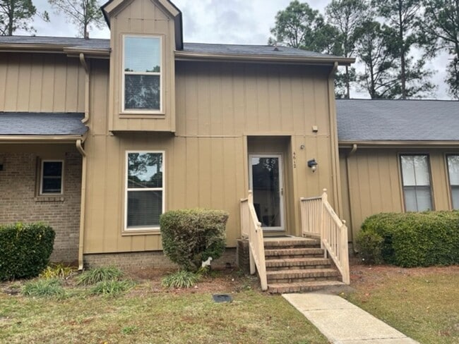 property at 4612 Fen Ct