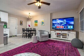 113 W Adalee St, Unit 309 in Tampa, FL - Building Photo - Building Photo
