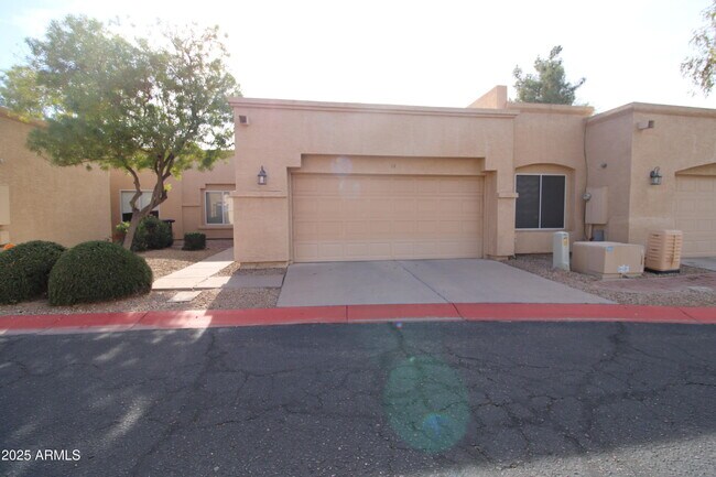 625 N Hamilton St-Unit -14 in Chandler, AZ - Building Photo - Building Photo