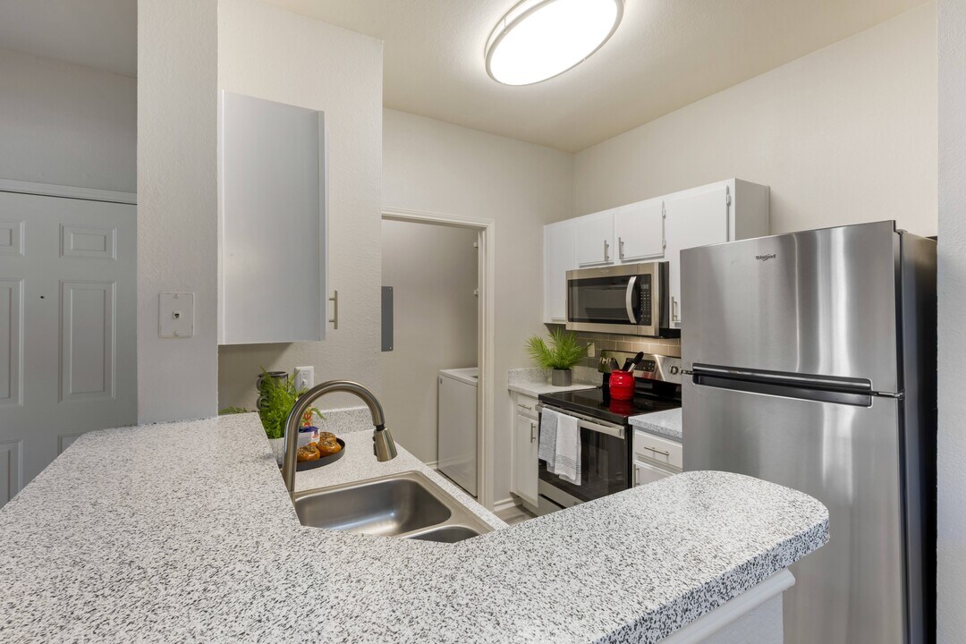 Keystone Falls Apartments in Dallas, TX - Foto de edificio