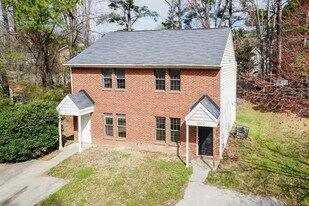 1807 Fox Hollow Dr in Raleigh, NC - Building Photo
