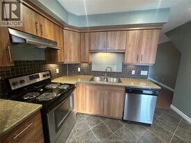 200 Emma St in Chatham, ON - Building Photo