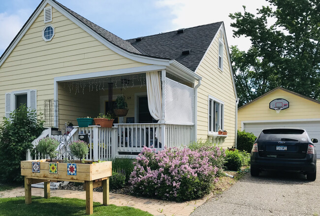 property at 124 Spruce St