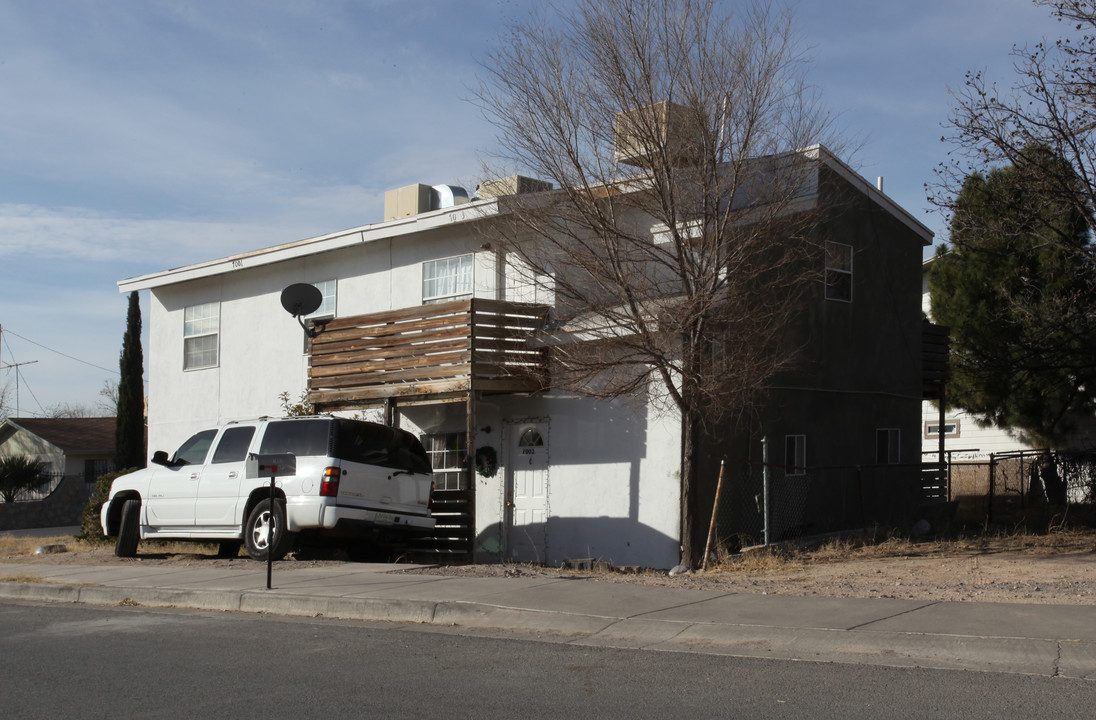 7003 4th St in Canutillo, TX - Building Photo