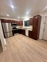 105 E Peach St in Bozeman, MT - Building Photo