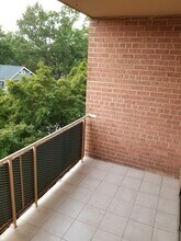 1931 N Cleveland St, Unit 408 in Arlington, VA - Foto de edificio - Building Photo