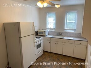 1233 Oak St NE in St. Petersburg, FL - Building Photo - Building Photo