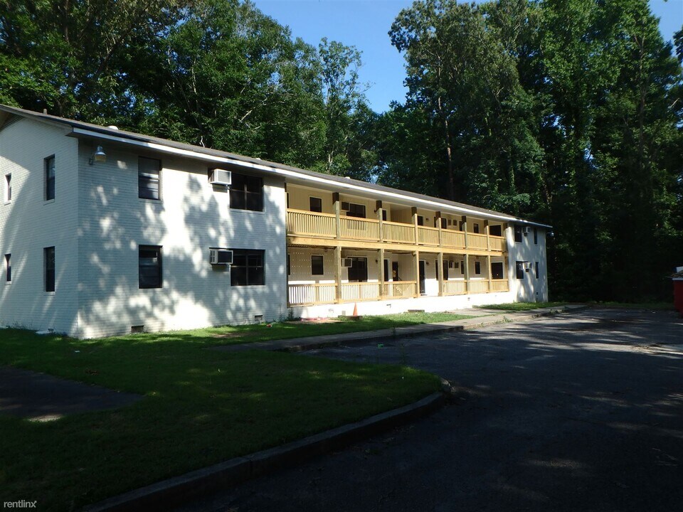 2506 E 10th St in Greenville, NC - Building Photo