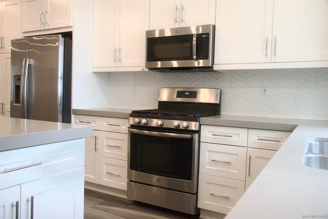 1574 Fortaleza Way in Vista, CA - Building Photo - Building Photo