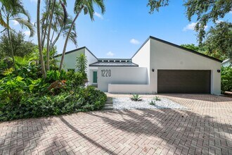 1220 NW 8th St in Boca Raton, FL - Building Photo - Building Photo