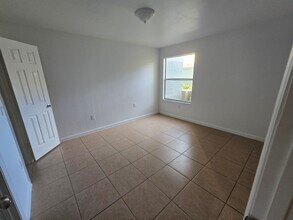 1401 Village Blvd, Unit 1918 in West Palm Beach, FL - Foto de edificio - Building Photo