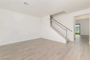 10837 Timber Creek Dr in Ft. Myers, FL - Building Photo