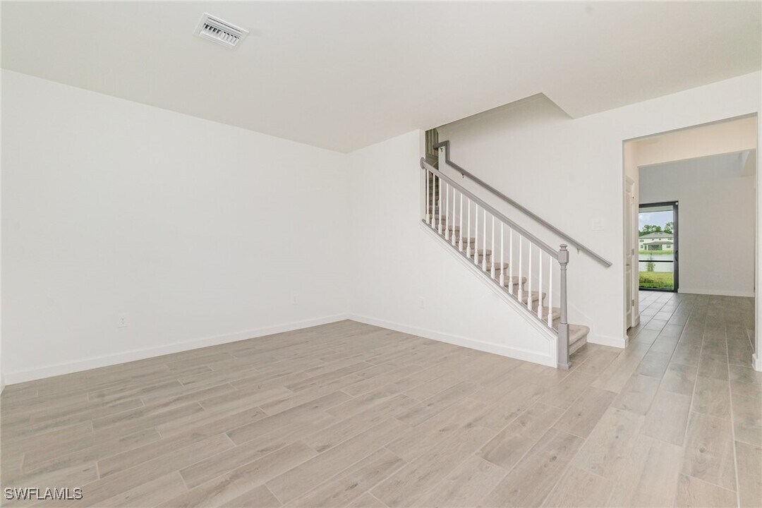 10837 Timber Creek Dr in Ft. Myers, FL - Building Photo