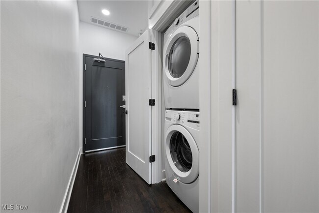 property at 1277 W 6th St