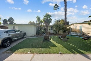 6233 Mary Ln Dr in San Diego, CA - Building Photo