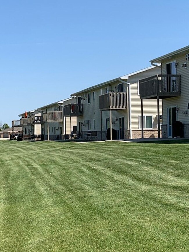 2134 South Broadway in De Pere, WI - Building Photo - Building Photo