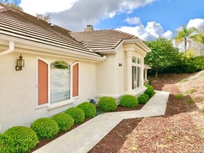 1844 Palomares Rd in Fallbrook, CA - Building Photo - Building Photo