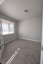 22441 E Chenango Dr in Aurora, CO - Building Photo - Building Photo
